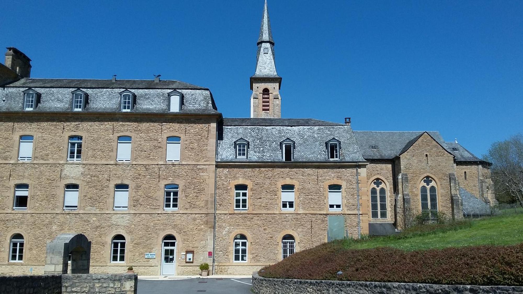 Hotel Accueil Du Couvent De Malet Saint-Côme-dʼOlt Exterior foto