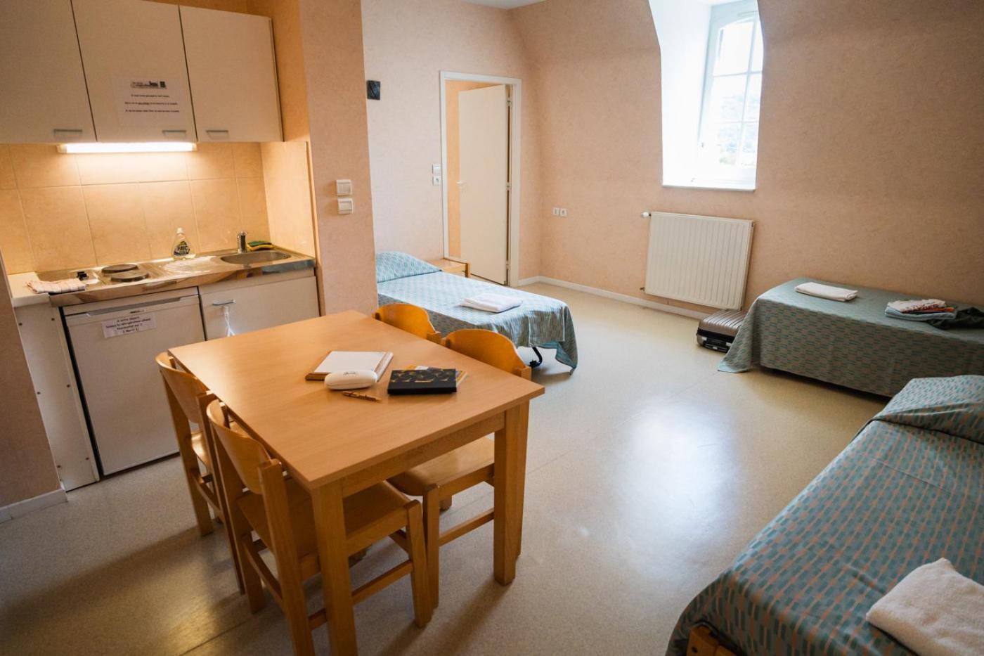 Hotel Accueil Du Couvent De Malet Saint-Côme-dʼOlt Habitación foto